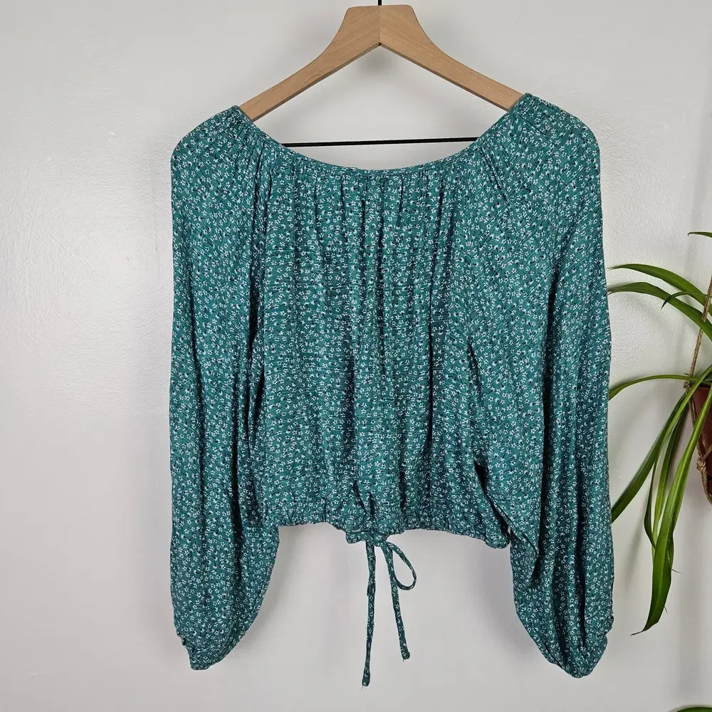 American Eagle Outfitters key features
